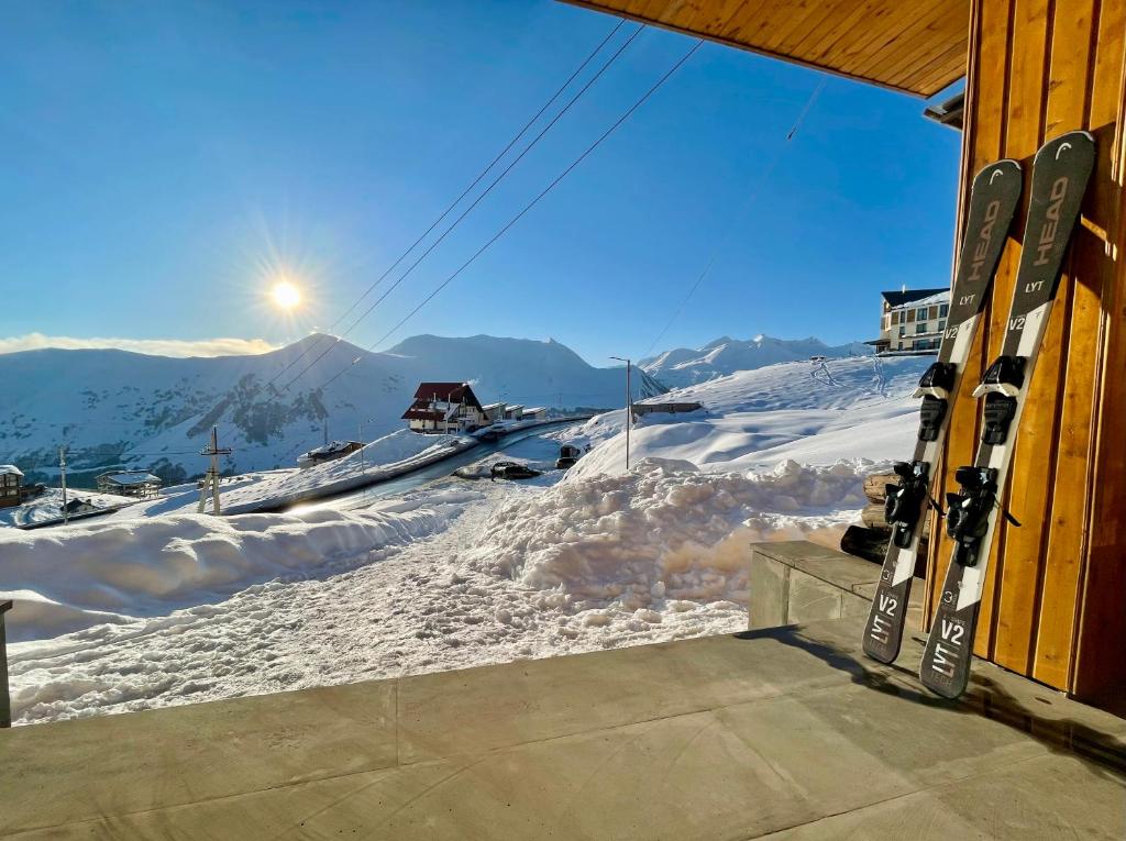 Vista general d'una muntanya o vistes d'una muntanya des de l'hostal o pensió