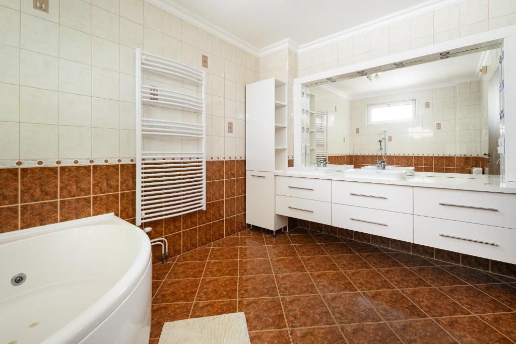 Kúpeľňa v ubytovaní Villa MEDOX
