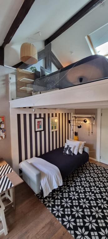 Studios with Mezzanine Rua da Moeda - 11