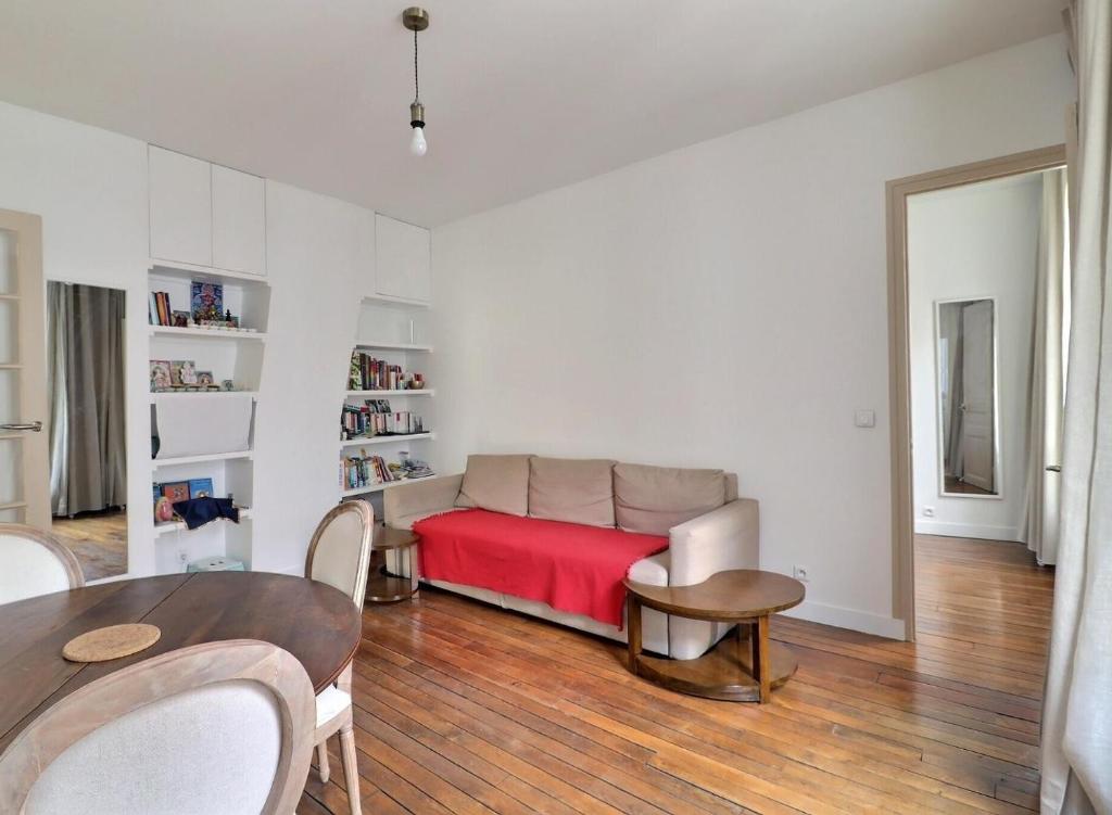 Posedenie v ubytovaní Sweet and cosy apartment near the Eiffel Tower, Roland Garros & PSG Stadium