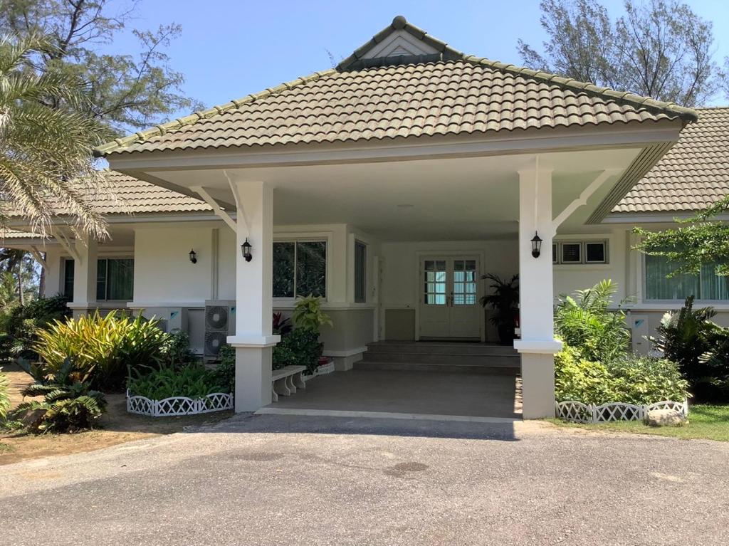 Seapine Beach Golf and Resort Hua Hin - Resim 43