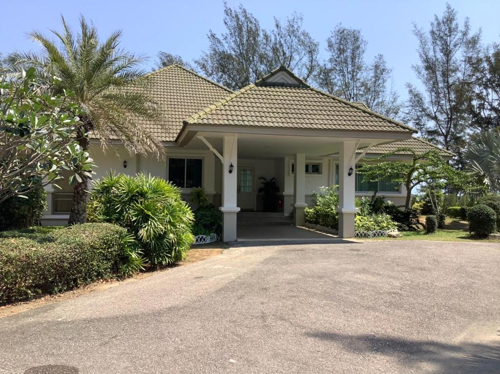 Seapine Beach Golf and Resort Hua Hin - Resim 42