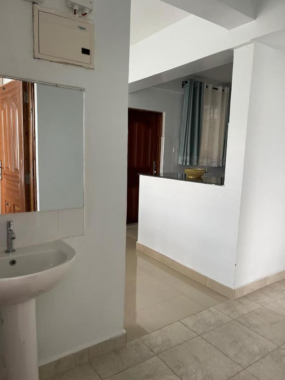 Koupelna v ubytování Zoe Homes 1br and 2br Apartment Greypoint 406