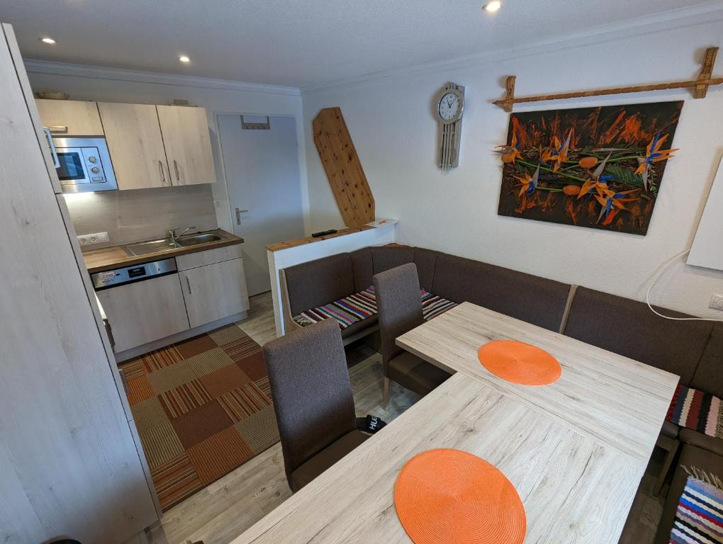 A kitchen or kitchenette at Apartment Fatlar