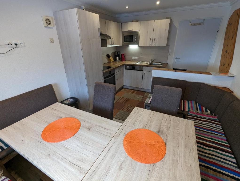 A kitchen or kitchenette at Apartment Fatlar