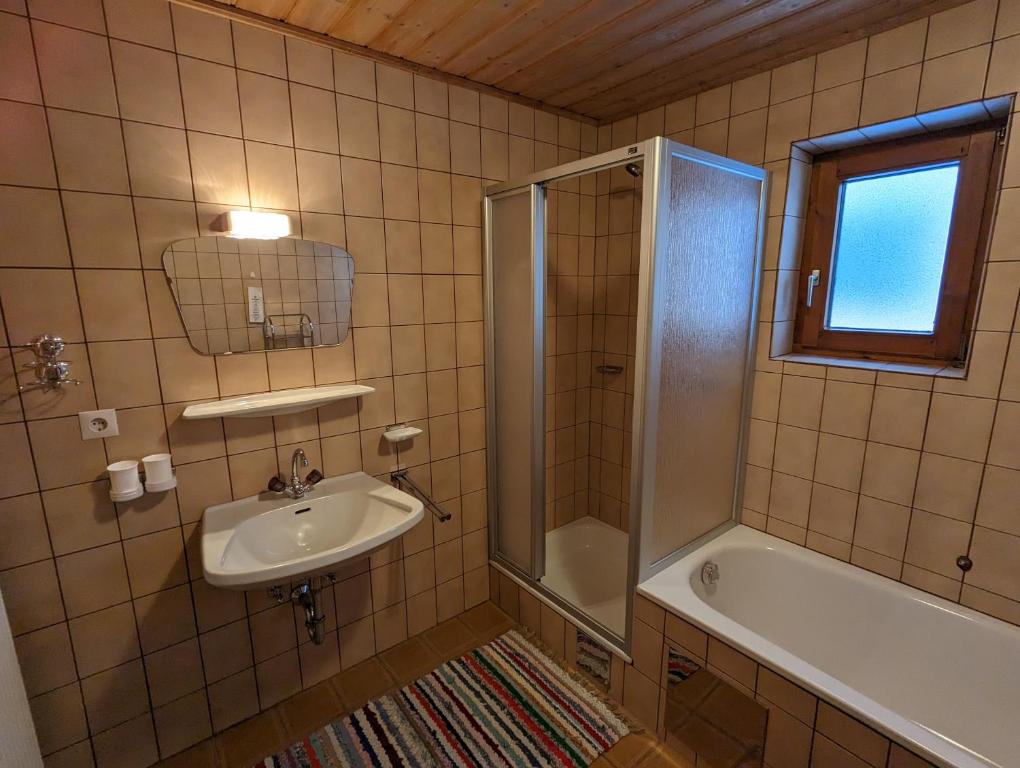 A bathroom at Apartment Fatlar