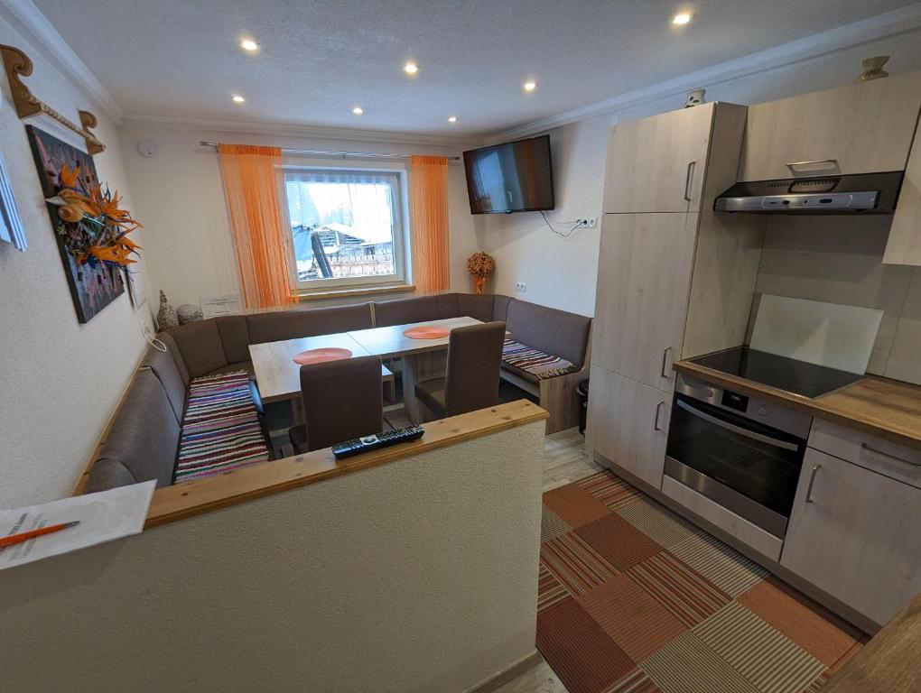 A kitchen or kitchenette at Apartment Fatlar