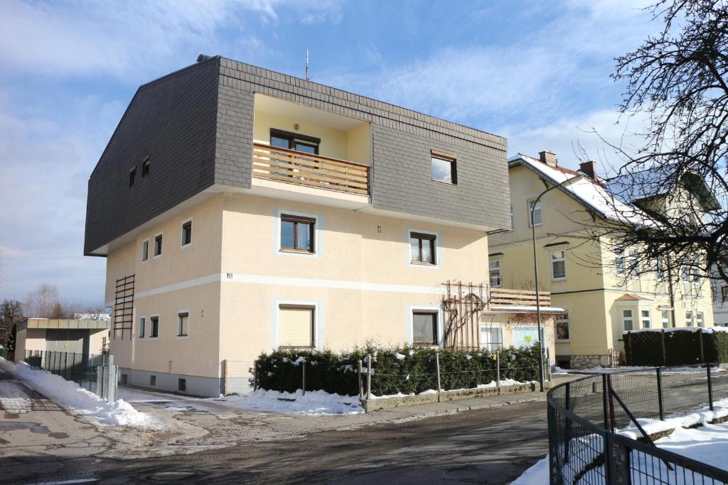 Budynek, w którym mieści się apartament