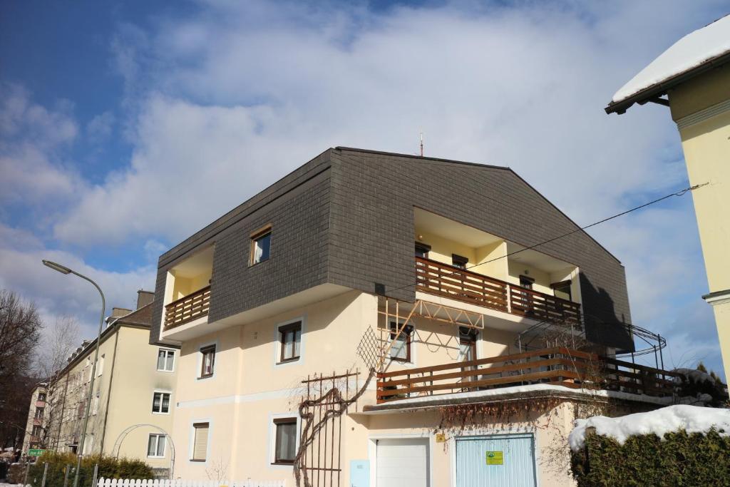 Budynek, w którym mieści się apartament