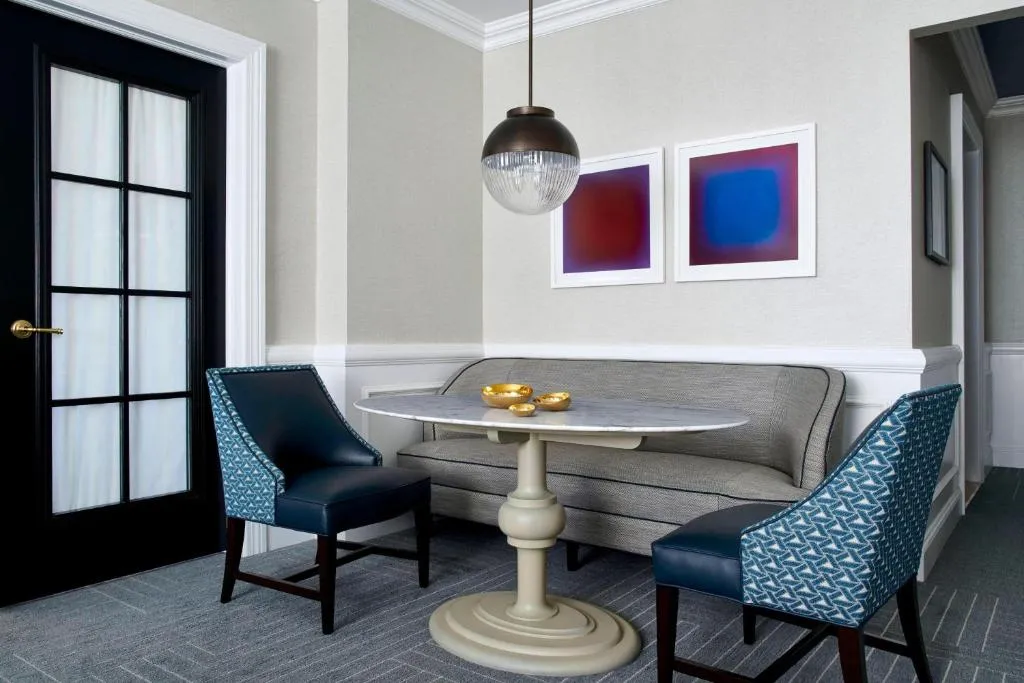 Club Level One-Bedroom King or Double Suite