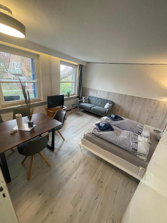 Haus Seefalke - 250 m zum Meer - Apartment With Balcony