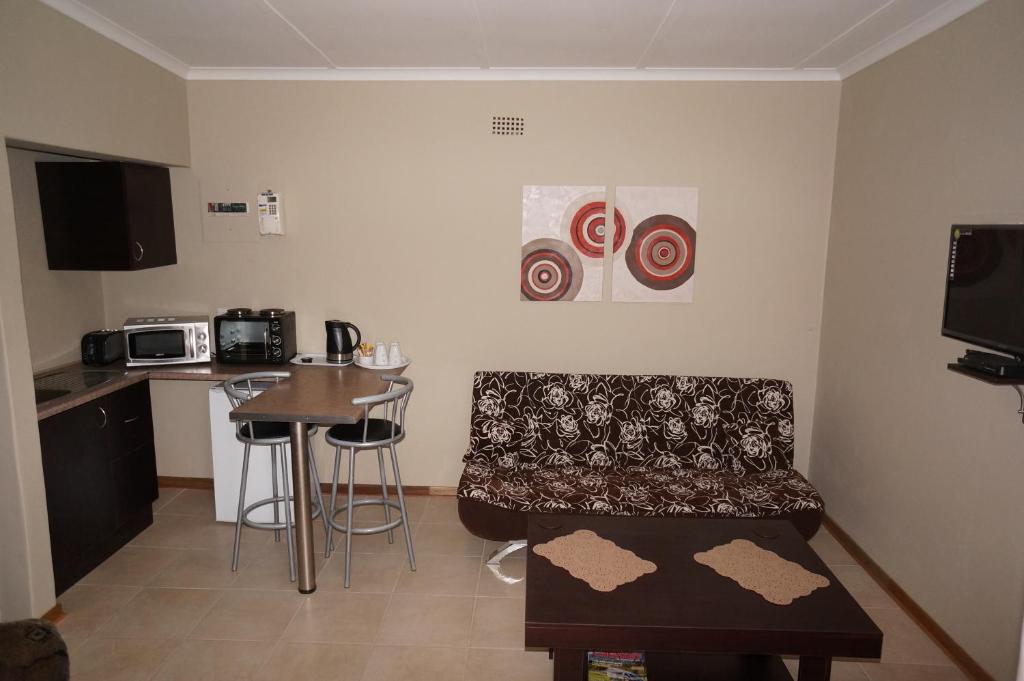 Mckala Guesthouse - 