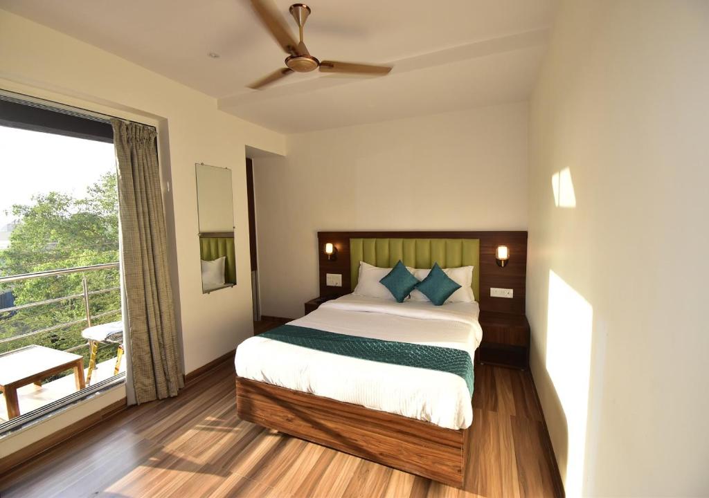 Hotel Candor Amigo Airoli Mind Space - Double Douluxe Com Varanda