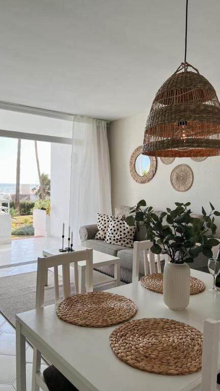 Fotografia z galérie ubytovania Miraflores Beach - Sea Front - Luxury v destinácii Mijas