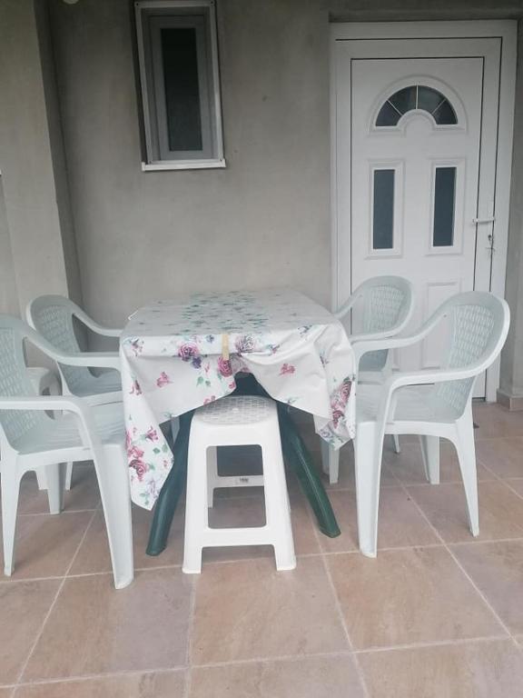 Patio nebo venkovní prostory v ubytování Apartmani Momčilović