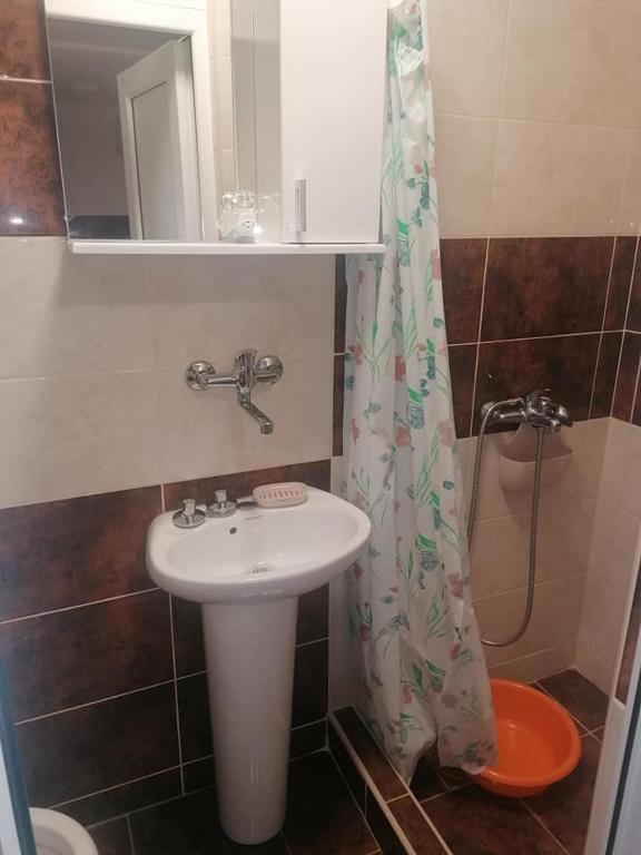 Koupelna v ubytování Apartmani Momčilović