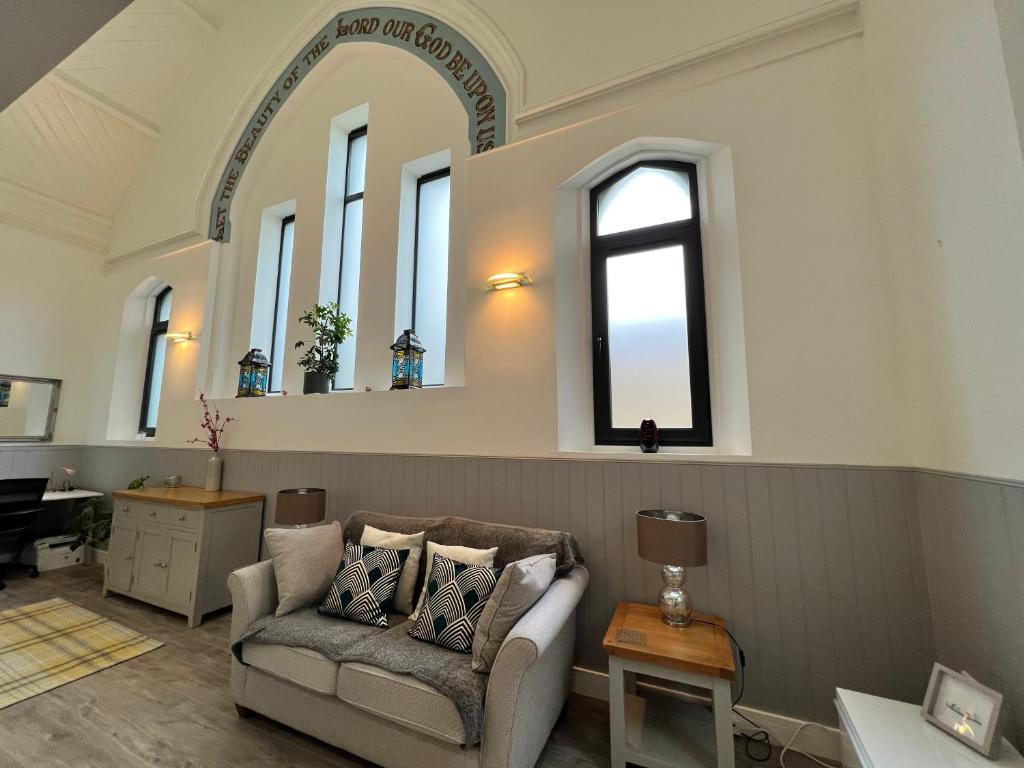 The Vestry, 2 Bedroom Converted Chapel, Apse Heath, Isle of Wight