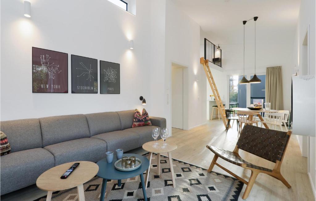 Гостиная зона в Gorgeous Home In Lembruchdümmer See