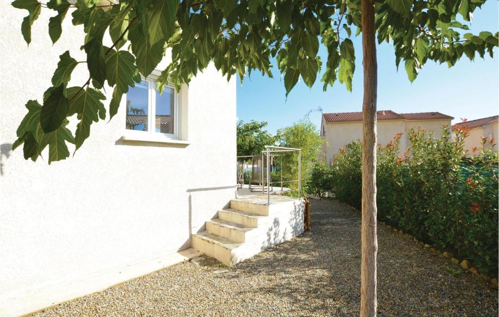 Vonkajšia záhrada v ubytovaní Lovely Home In Cervione With Wifi