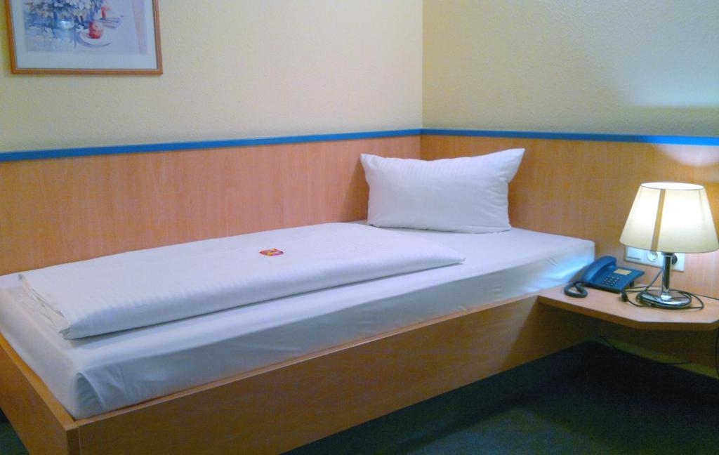 Central Hotel Winnenden - Single Room