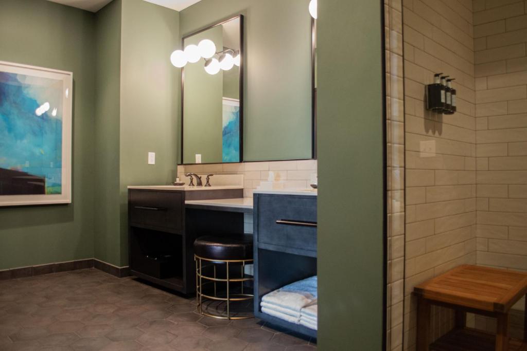 Cyrus Hotel, Topeka, a Tribute Portfolio Hotel — photo 20