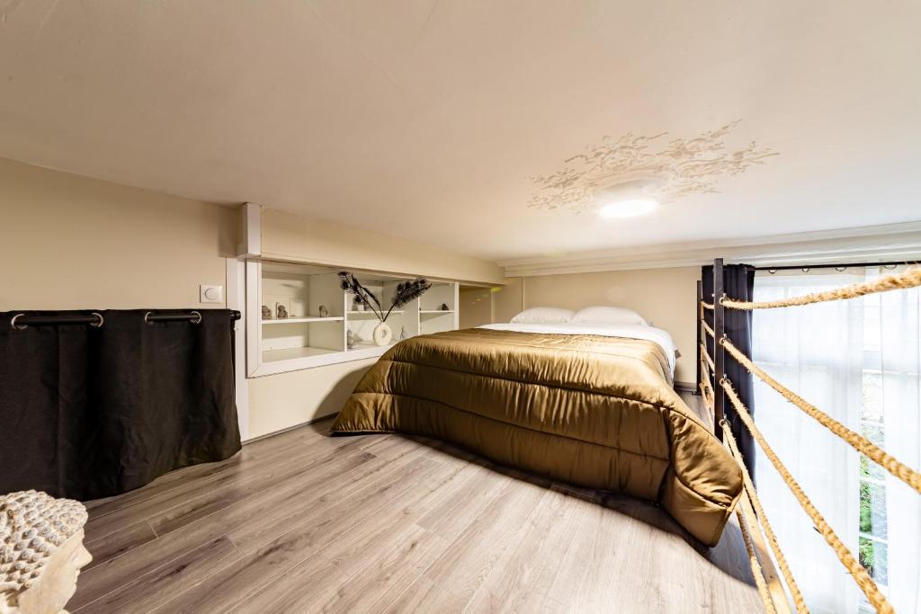 Posteľ alebo postele v izbe v ubytovaní Le Château Senard, Studio cosy 23 m2 au calme proche gare - 3 min