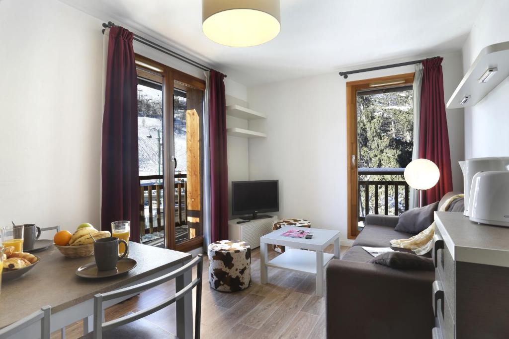 Vacancéole - Au Coeur des Ours - Three-Bedroom Apartment (8 Adults)