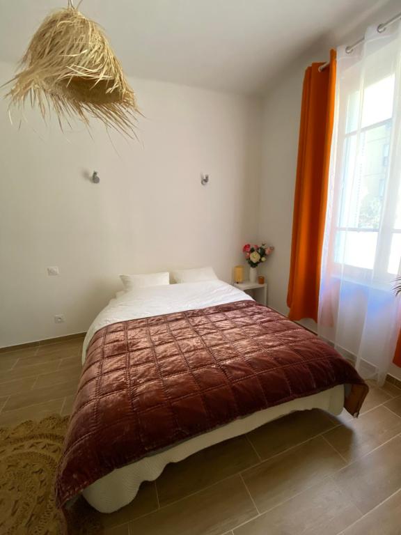 Posteľ alebo postele v izbe v ubytovaní Studio neuf et lumineux - Ajaccio centre - Place Miot/Albert 1er