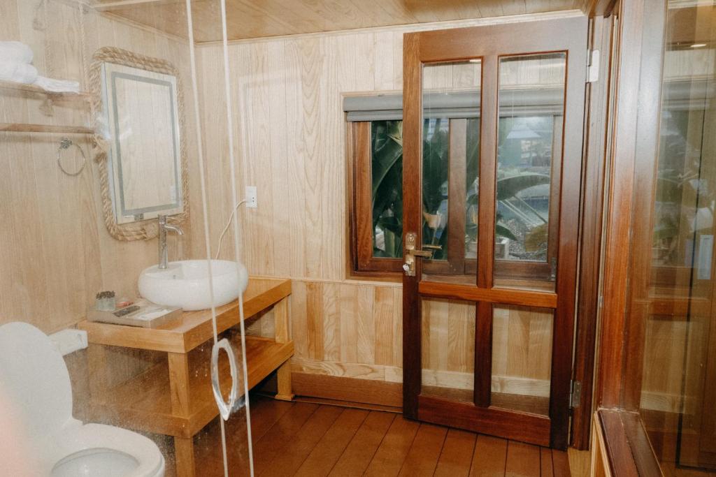 Lan Ha Floating Homestay - 8