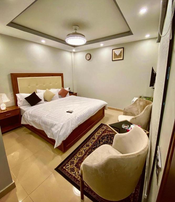 Grand Luxury Hotel Multan - Deluxe King Room