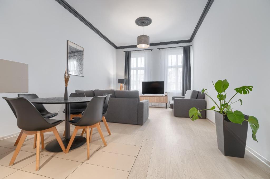 Aparthotel Platinum - One-Bedroom Apartment With Balcony
