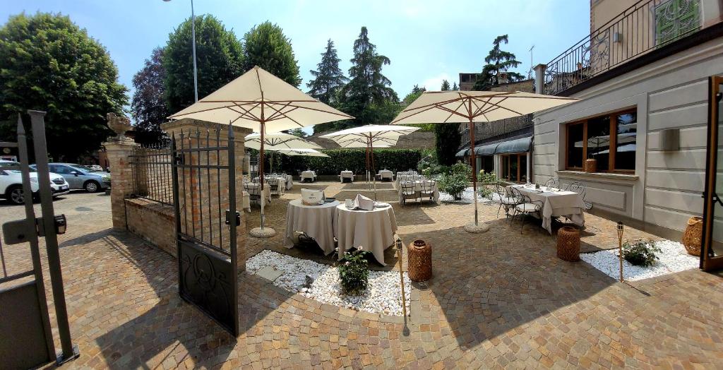 Reštaurácia alebo iné gastronomické zariadenie v ubytovaní Cora Hotels Leon d'Oro