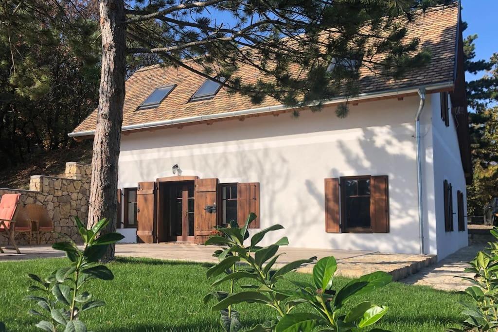 Budova, v ktorej sa vila nachádza