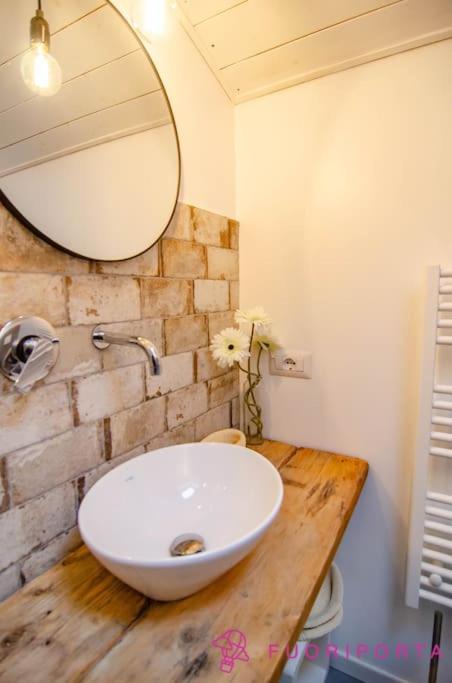 A bathroom at Corte 4 con parcheggio gratuito