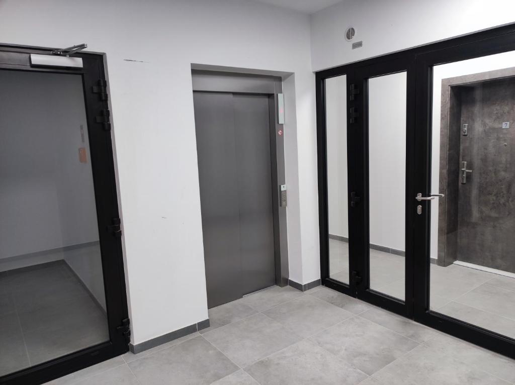 Kúpeľňa v ubytovaní Apartament Obłędny z tarasem, widokiem na góry i miejscem do przechowywania rowerów w Kudowie-Zdroju
