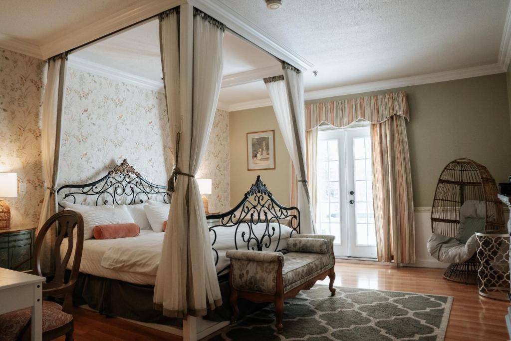 The Litchfield Inn - King Garden Room