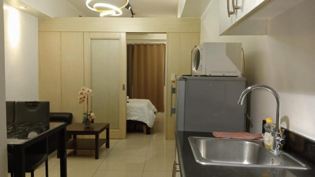 Destina Stays @Jazz Residences, Makati, Metro Manila w/Netflix Wi-Fi