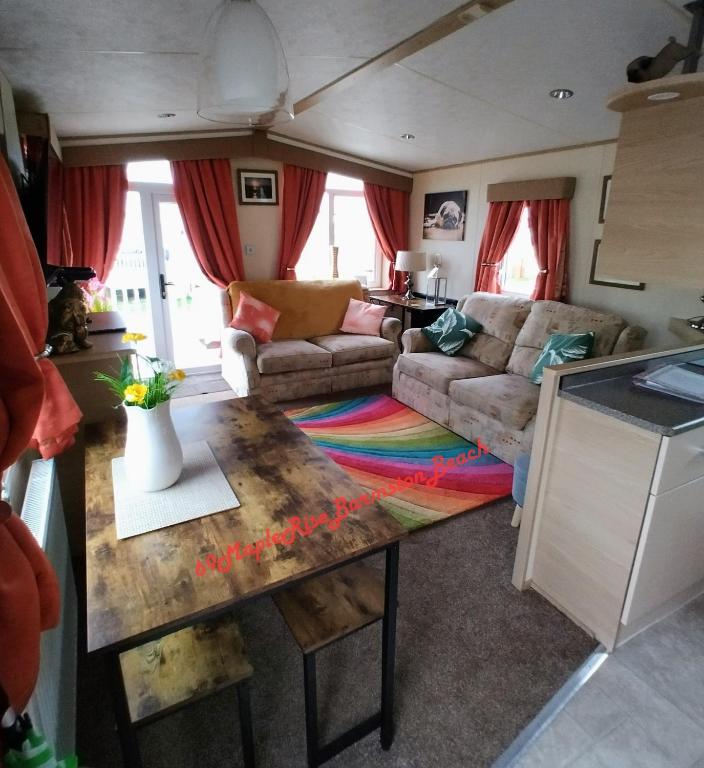 Posezení v ubytování Barmston Beach Maple Rise 69