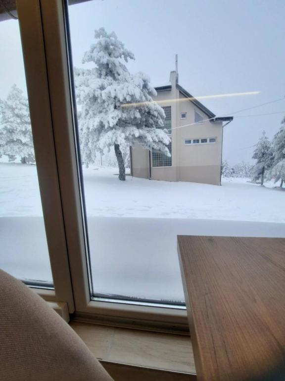 Apartmani kod Pančevca að vetri til