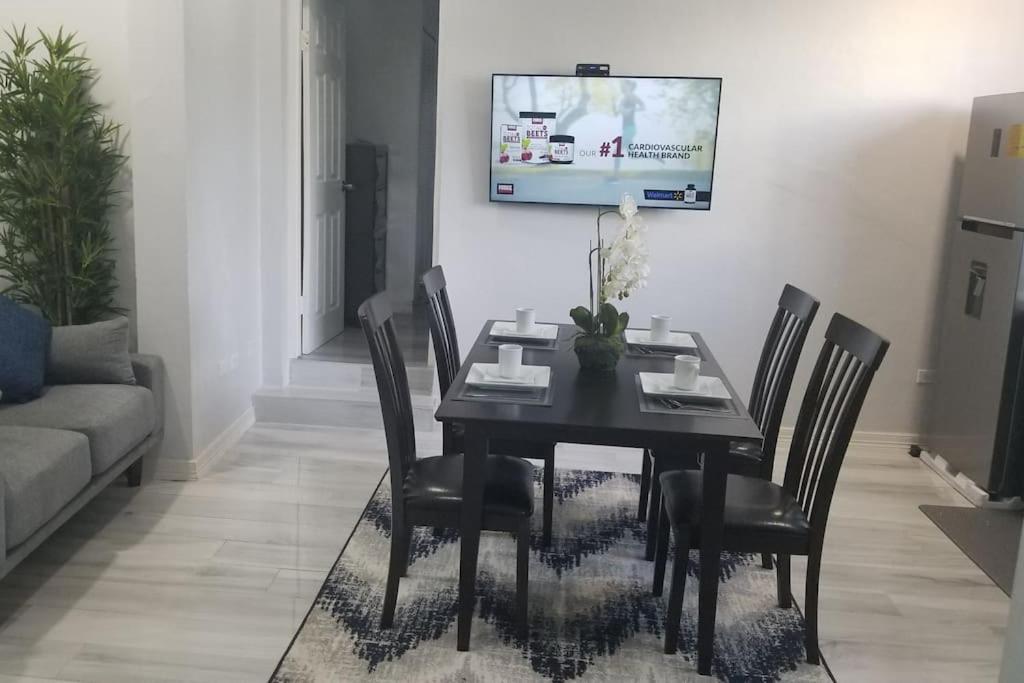 TV a/nebo společenská místnost v ubytování Ridgeview suite 4