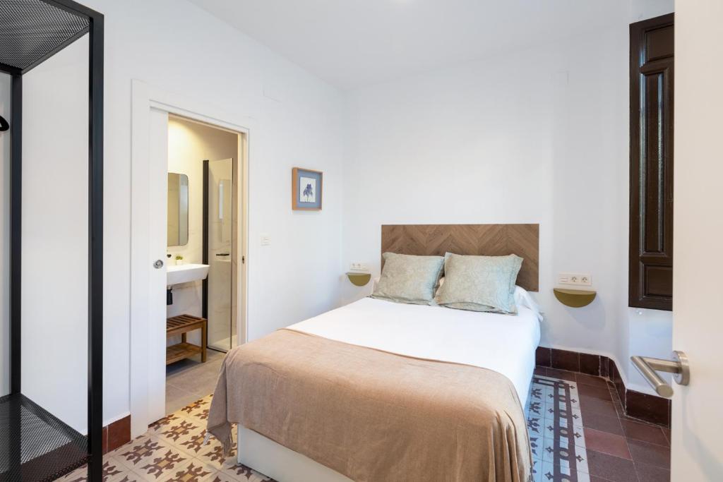 Luxury Gran Via Apartments - 8