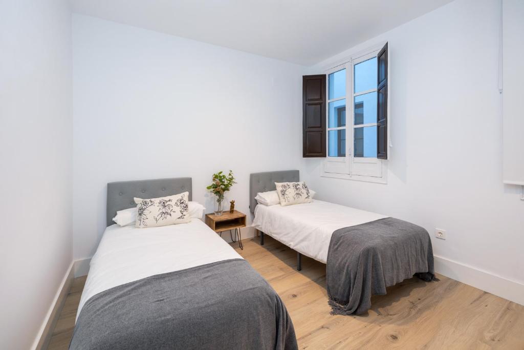 Luxury Gran Via Apartments - 13