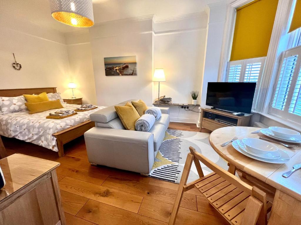 Driftwood Studio, Cromer (updated prices 2024)