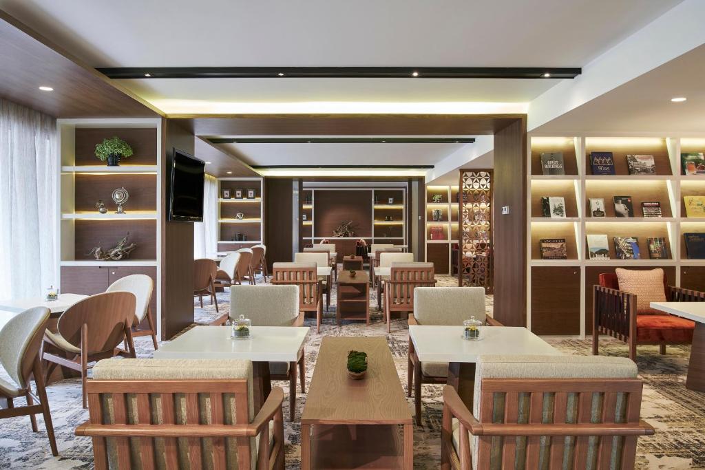 لابی و فضای عمومی Orchard Rendezvous Hotel by Far East Hospitality - تصویر ۵