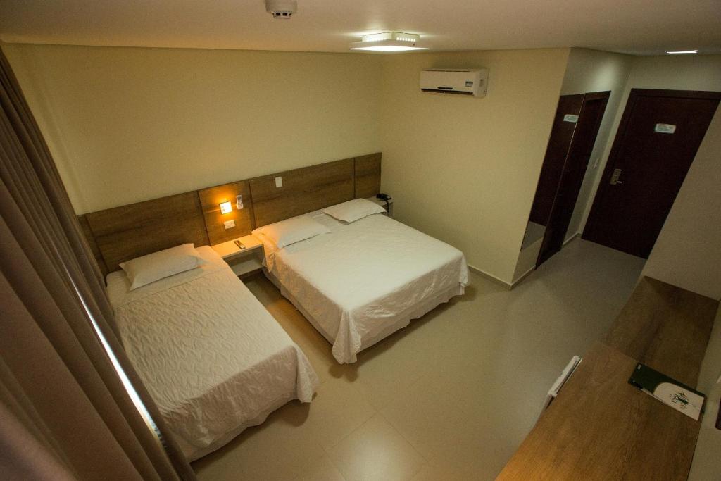  Golden Plaza Hotel