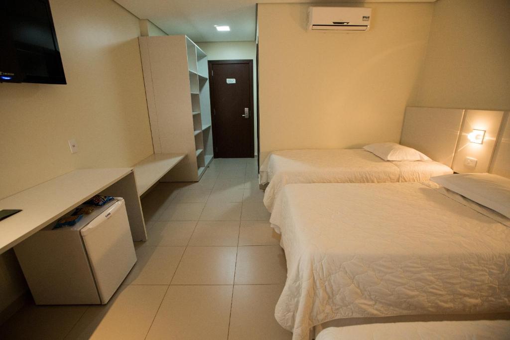  Golden Plaza Hotel