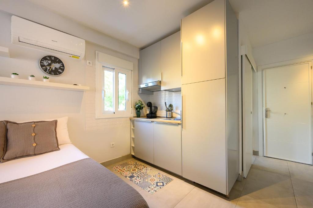 Kuchyň nebo kuchyňský kout v ubytování Studio, city center by 10ToSea