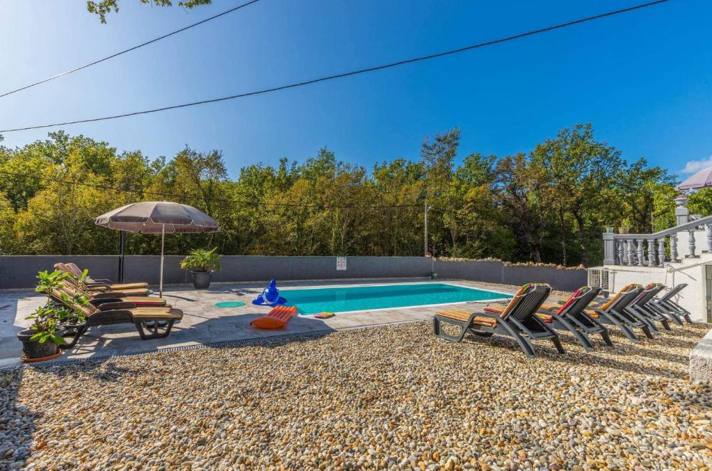 Bazén v ubytovaní Villa Manta Crikvenica alebo v jeho blízkosti