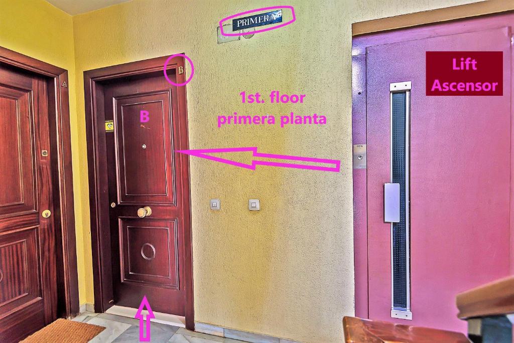 Fotografie z fotogalerie ubytování Misericordia Central 4-Bedroom Apartment with Lift v destinaci El Puerto de Santa María