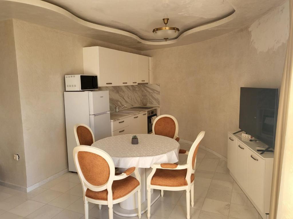 Kuchyň nebo kuchyňský kout v ubytování Villa Ventsislava